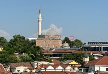 Besimtarët muslimanë nesër festojnë Kurban Bajramin, këto janë orët e faljes