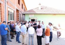 Banorët e Nerovës e mësimdhënësit falënderuan Qeverinë VLEN, për zgjidhjen e çështjes së shkollës