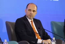 Zeqirija Ibrahimi i reagon ministrit Igor Fillkov: Kushtetuta e garanton shqipen në institucionet qendrore dhe lokale