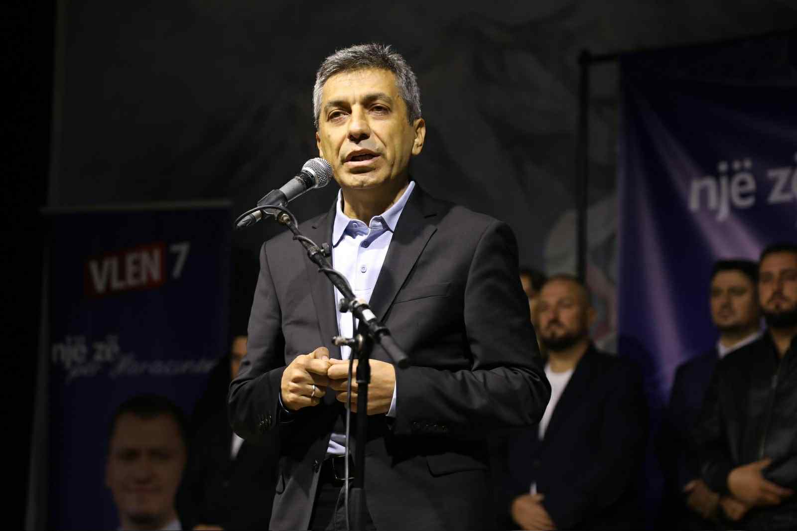 mexhiti-sfidon-bujar-osmanin-merre-ke-te-duash-ali-ahmetin-artan-grubin-pr-agjencit-dhe-eja-ne-duel-televiziv