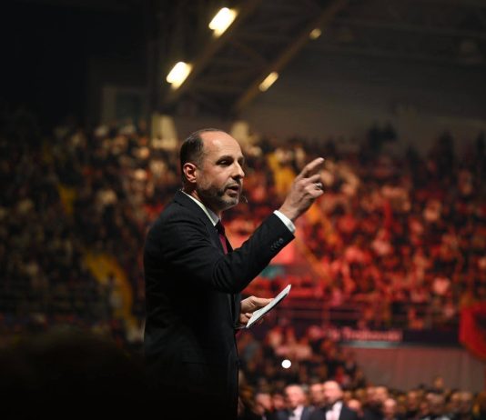 Ibrahimi: Vërtet kemi Bajram e Pashkë, por shqiptarinë e kemi bashkë