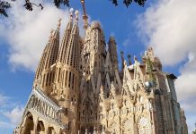 “Sagrada” e Barcelonës bëhet kisha më e lartë në botë