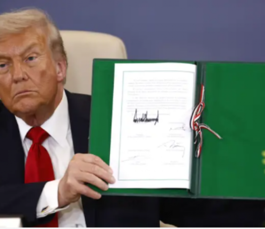 Edhe pas katër orësh Trampi nuk i përgjigjet letrës së Ali Ahmetit – Heshtje totale në Shtëpinë e Bardhë