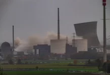 Gjermania shemb kullat 160 metra të larta të centraleve bërthamore