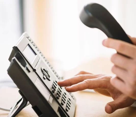 Linjë telefonike falas për t’i paraqitur shkelësit e rregullave të votimit