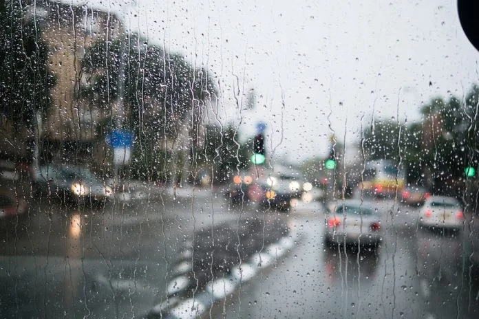 Rekomandohet kujdes i shtuar në rrugë, shkak kushtet atmosferike
