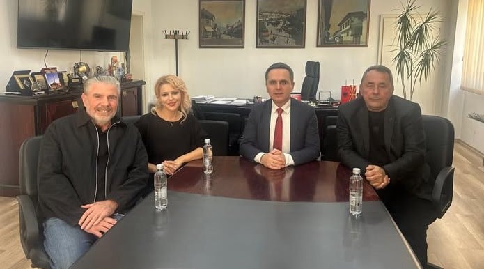 40f89ff5-5ecb-4077-baa6-1f2f85935e4d