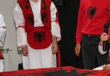 BDI Butel: Drejtoresha e shkollës “Zhivko Brajkovski” ndaloi festimin e 28 Nëntorit për shkak të veshjes kombëtare shqiptare të fëmijëve