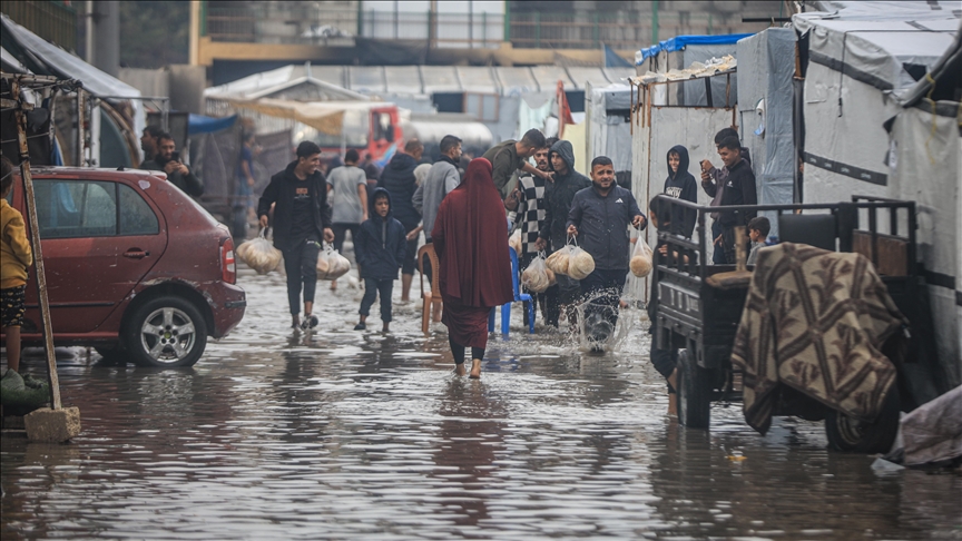 shiu-i-rrembyshem-permbyt-tendat-qe-strehojne-civilet-e-zhvendosur-ne-gaza