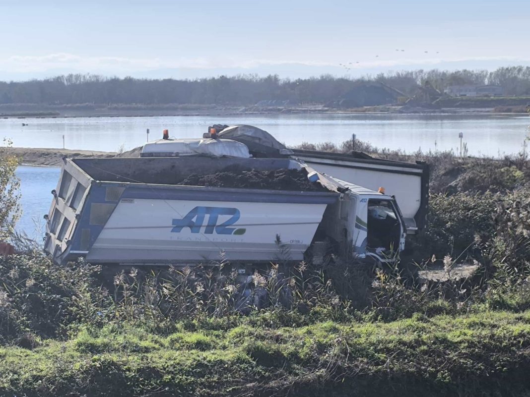 Incidente-mortale-cava-fosso-ghiaia-2-1536x1152