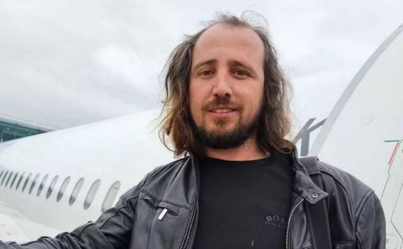 Tragjike  Shqiptari vdes në Turqi pasi mbolli flokët dhe rregulloi dhëmbët