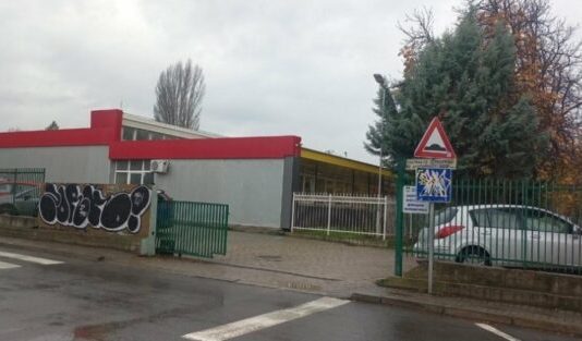 Djali i kryeministrit Mickoski ndër fëmijët e helmuar më rëndë në shkollën “Dimo Haxhi Dimov”