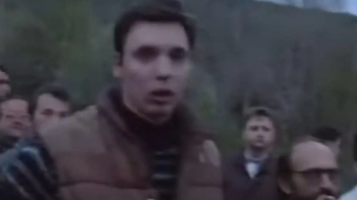 Gazetari kroat publikon fotot dhe videot e Vuçiç  presidenti serb akuzohet se ishte pjesë e një grupi snajperistësh që vriste civilë boshnjakë në Sarajvë