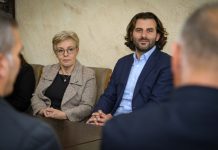 “As nuk mateni dot me Krakin”, Donika Gërvalla reagon pas përplasjes mes Krakit dhe Ollurit