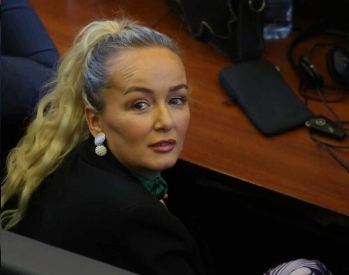 auto_Adriana-Mat4osi-1068x712-11763054527