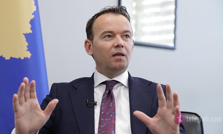 faton-peci-shperthen-pas-fyerjeve-ne-debat-plus-kallezim-penal-ndaj-ekrem-llukes-lirim-mehmetajt-dhe-ermal-pandurit