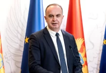 Shqiptarët e Malit të Zi kërkojnë vende të garantuara në Parlament