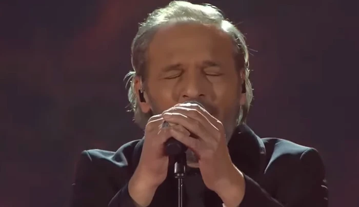 ne-festival-fitojne-emrat-e-jurive-qe-i-mbledhin-neper-pube-nate-ku-bejne-muzike-xuxi-me-kritika-ndaj-organzimit-te-festivalit-te-kenges