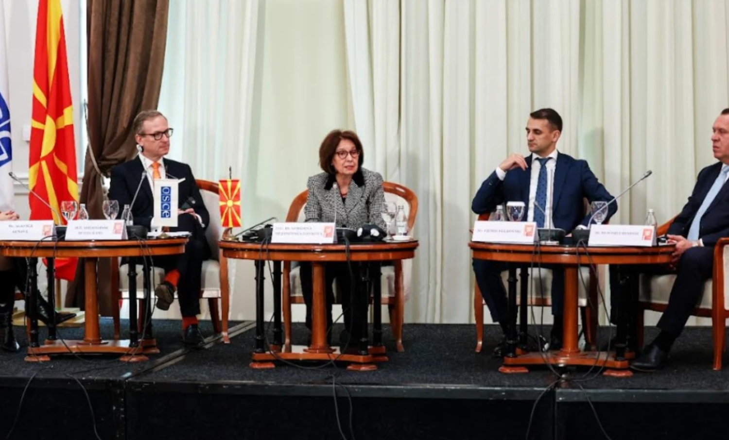 siljanovska-davkova-lufta-kunder-femicidit-duhet-te-nis-ne-shtepi-e-te-perfundoje-tek-aktet-ligjore-per-mbrojtjen-e-grave