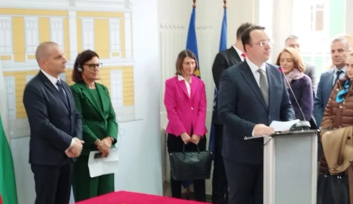 Nikolloski: Jemi të përkushtuar për ndërtimin e Korridorit 8