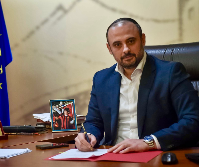 Nënshkruhet vendimi  Shkupi do ketë rrugën e parë nëntokësore me gjashtë korsi  Gjerogjievski zbulon detajet