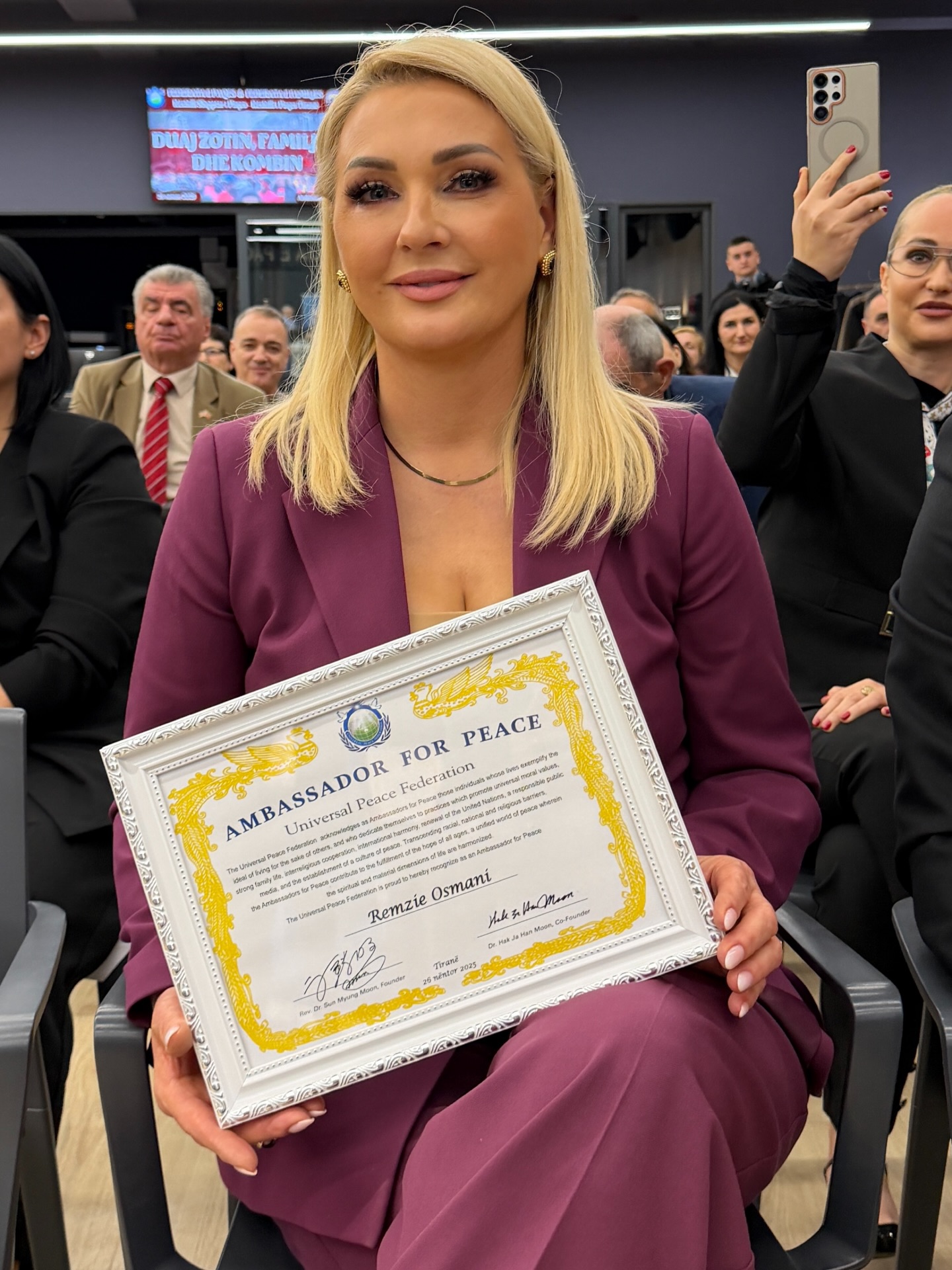 Remzie Osmani nderohet me titullin “Ambasadore për Paqe”