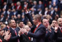 Mickoski rizgjidhet në krye të VMRO-DPMNE-së, paralajmëron revolucion ekonomik në vend