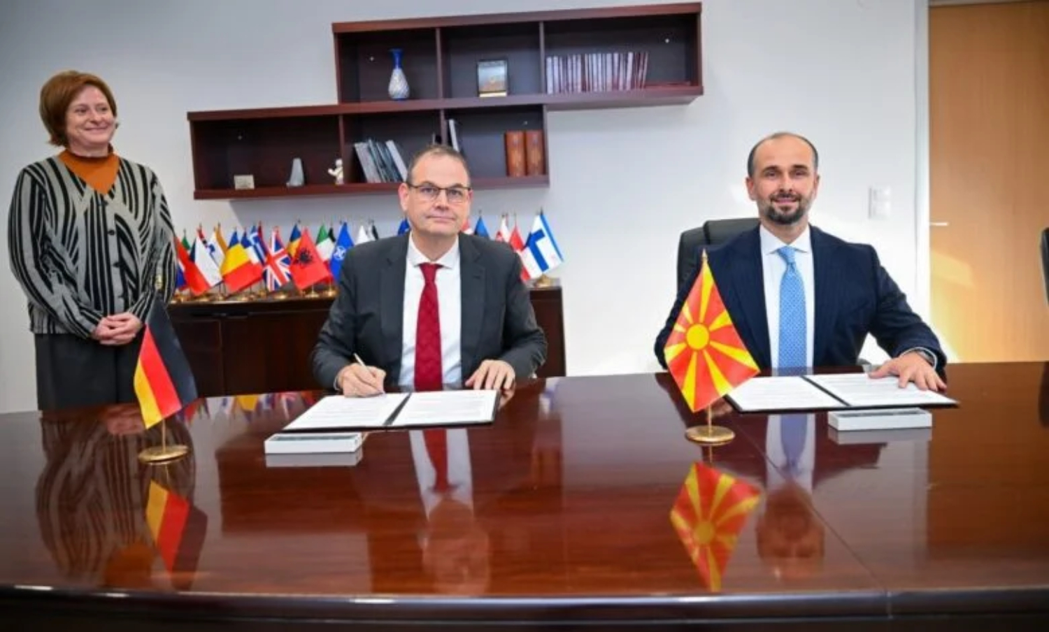 murtezani-ministria-per-ceshtje-evropiane-pajiset-me-platforme-softuerike-per-monitorimin-e-reformave