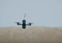 Dronë të dyshuar fluturojnë mbi një bazë të inteligjencës ushtarake franceze