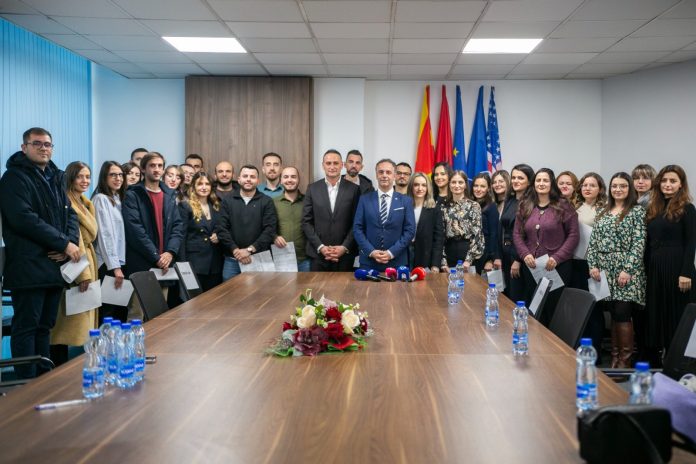 594496880_824880520535750_4969055163790490393_n