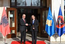 Osmani e pret Begajn: Kosova dhe Shqipëria të jenë gjithmonë pranë njëra-tjetrës