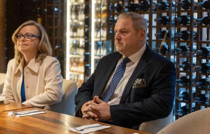 90777946-0154-4b21-89d9-b87e2b67e961