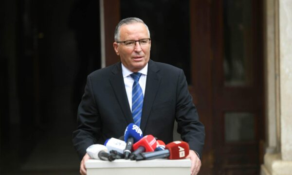 9f207637-9722-46d9-917b-fa42f8fe74ed-600x360