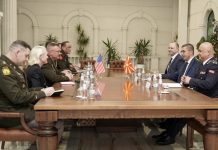 Gjeneral-major Gregory Knight në Maqedoni, takoi kryeministrit Mickoski