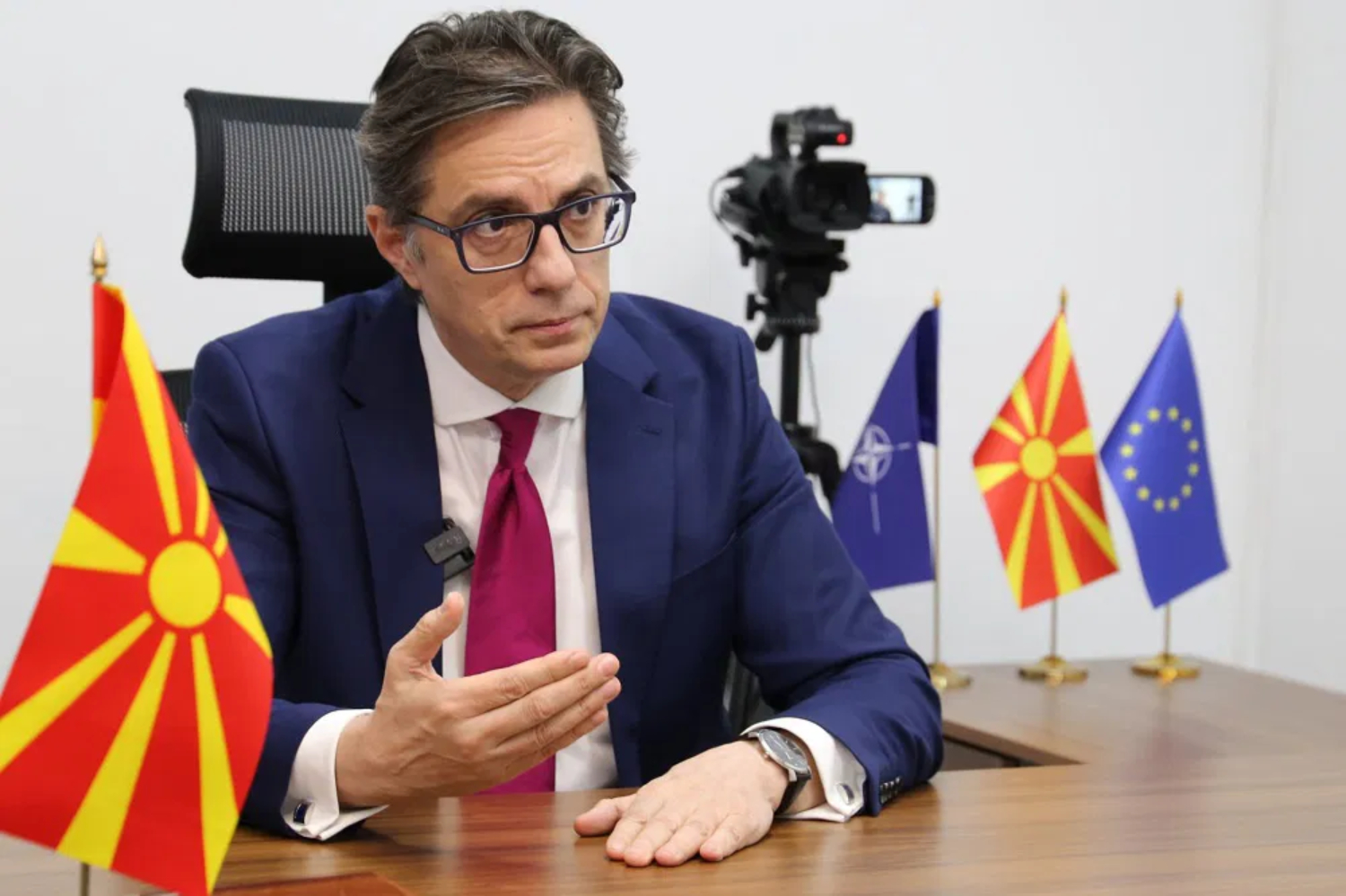 pendarovski-elita-politike-thote-nato-por-de-fakto-deshiron-te-jete-ne-boten-tjeter-video