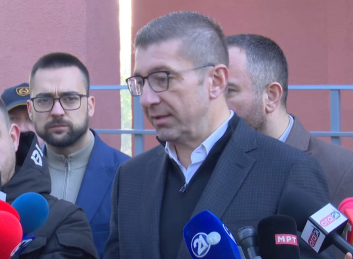 Mickoski  Nuk thash që më 15 dhjetor do të mbyllet trezori  do të ketë tolerancë  por duhet të punojmë me plan