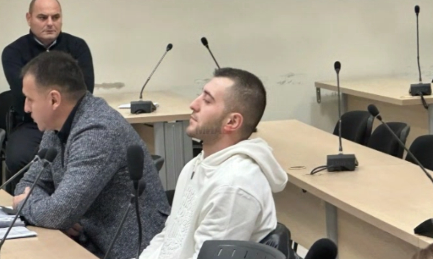 Luri dënohet me 11 vjet burg  përplasi për vdekje këmbësorin dhe u largua nga vendi i aksidentit