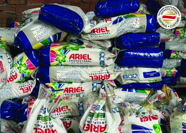 Kapen 200 thasë me detergjent të falsifikuar 