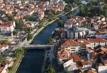 Struga në bllokadë politike: Kush e ka fajin?