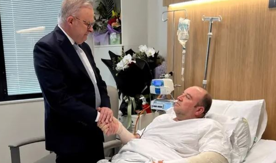 kryeministri-albanese-vizitoi-heroin-e-bondi-beach-ahmed-ti-je-nje-hero-australian