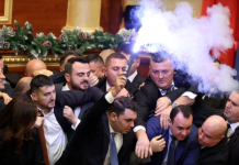 Rrëmujë në Kuvendin e Shqipërisë mes akuzave për korrupsion ndaj zëvendëskryeministres Balluku