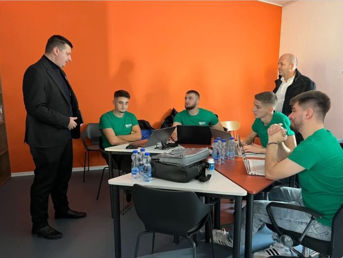 Screenshot_20251216_002005_Facebook-696x523