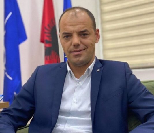 Arrestohet Bujar Dardhishta, ish-drejtor i Drejtorisë për udhëheqjen e librave amë