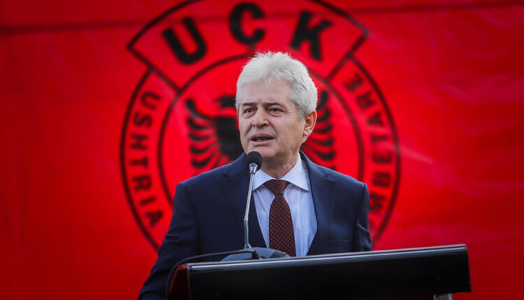 ahmeti-uron-diten-e-veteraneve-sakrifica-gjaku-dhe-perkushtimi-i-tyre-na-obligojne-si-shoqeri-qe-te-ruajme-vlerat-e-luftes-clirimtare