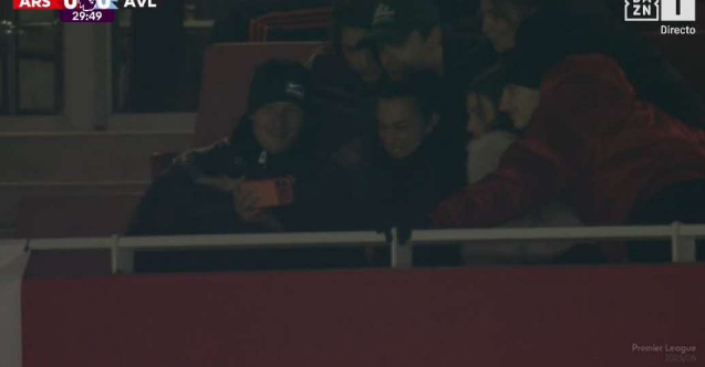 Dua Lipa fanse e Arsenalit, shihet në stadium