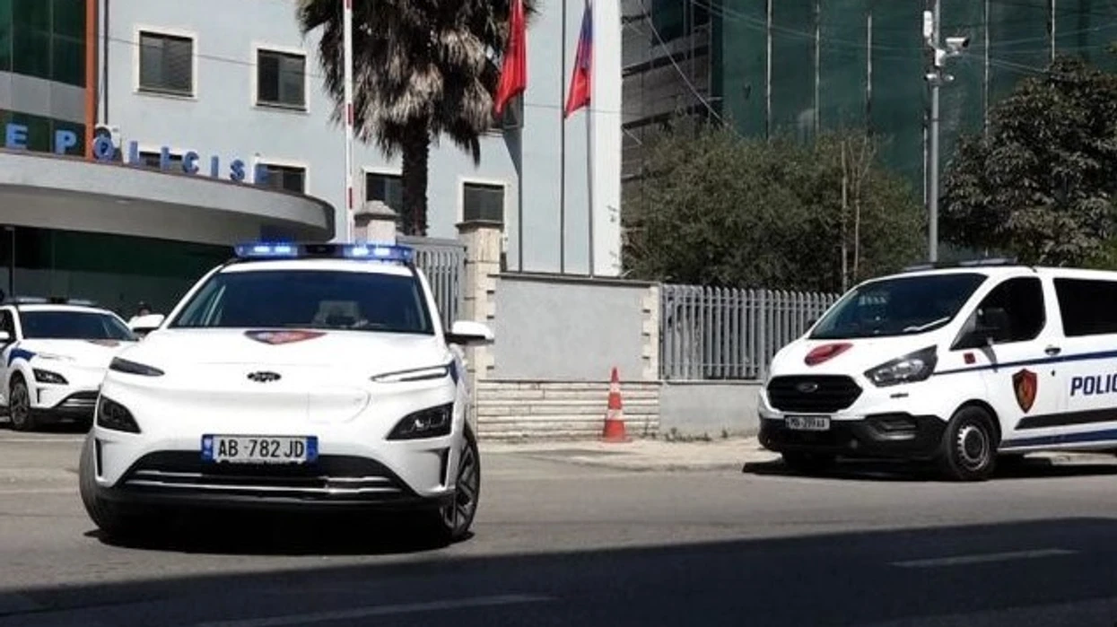 42-vjecari-ne-lezhe-u-gjet-i-pajete-ne-dyqanin-e-tij-e-ema-i-jep-fund-jetes-pasi-merr-lajmin