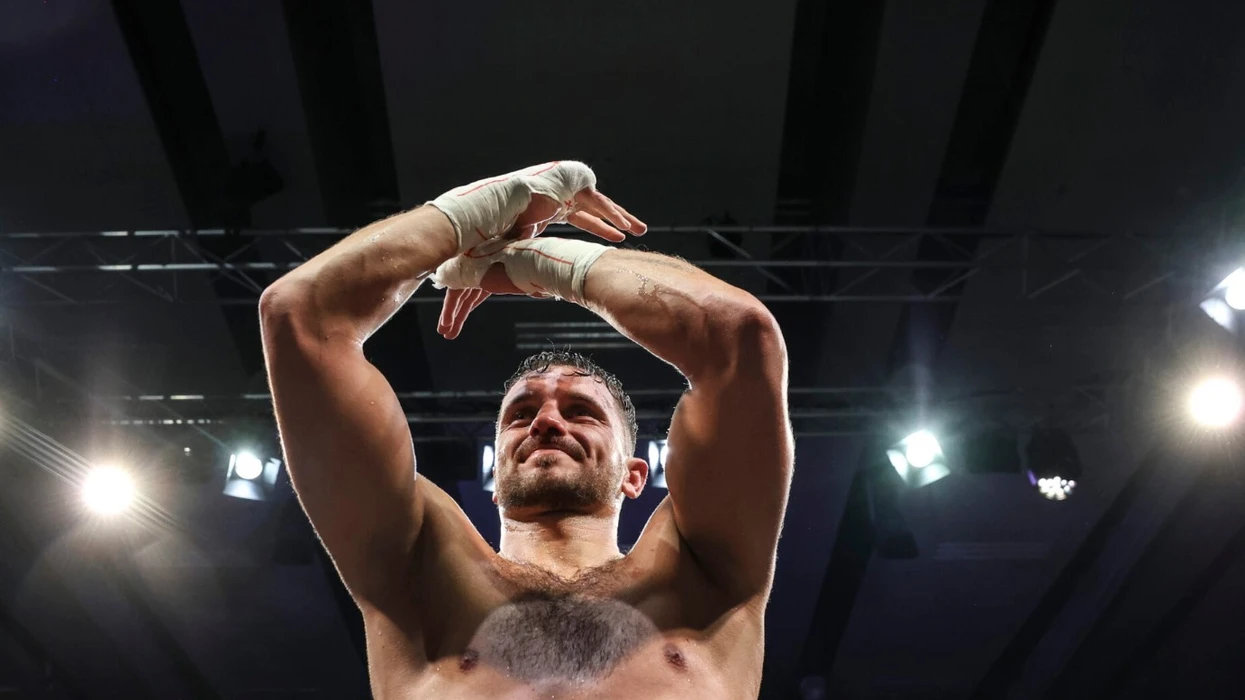 Fitorja e 12 të radhazi  Ardian Krasniqi vazhdon ngjitjen drejt majës me nokaut