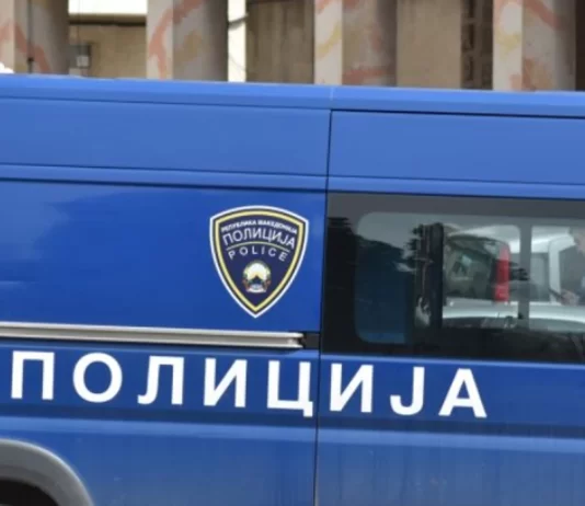 Vëllai e paraqet vëllain në polici për rrahje!