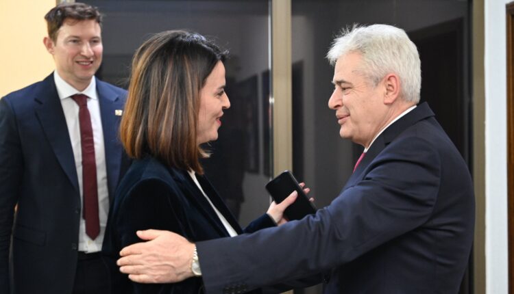 Ahmeti priti ministren e Brendshme të Shqipërisë  Albana Koçiu