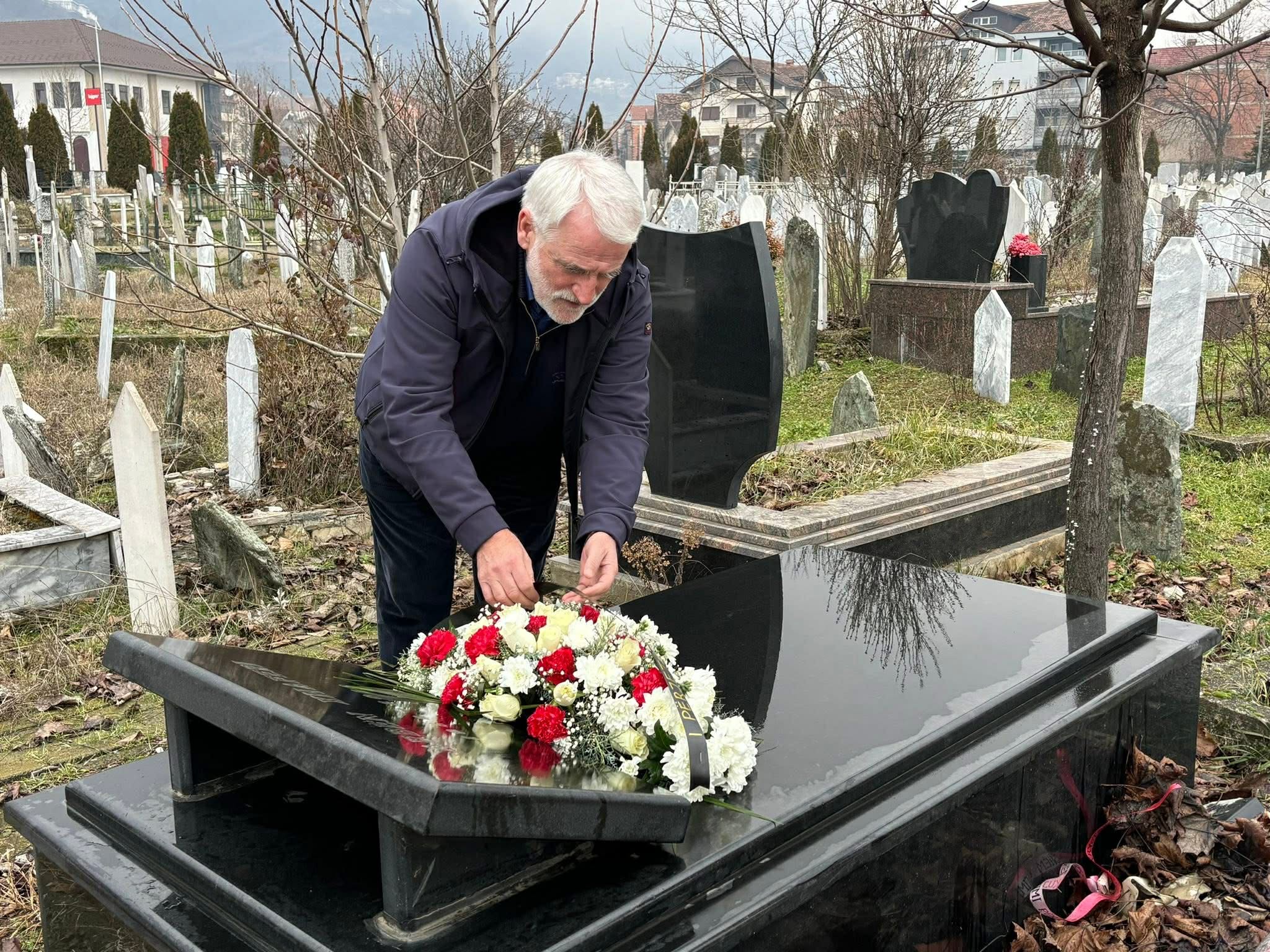 Kreu i PDSh së Thaçi shënon 78 vjetorin e lindjes së Arbën Xhaferin